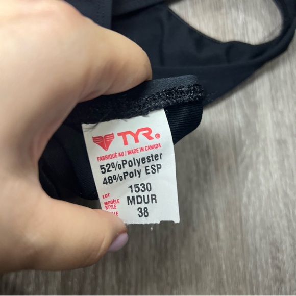 TYR Women's Classic Black One-Piece Swimsuit Size 38 - Picture 6 of 8